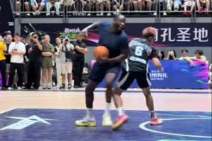 追梦运球变奏转身戏耍程鑫凯！网友：不要小看任何一个NBA球员